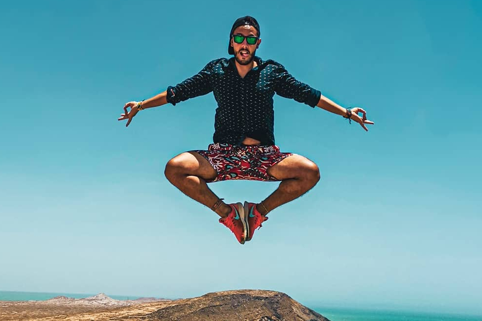 Juan Pablo Bojacá - @viajando_barato_No importa si es un viaje planeado hace seis meses, si es su cumpleaños, o luna de miel. La mejor recomendación, por ahora, es quedarnos todos en casa. Recordemos que una sola persona puede contagiar a decenas, luego a cientos. Este virus se expande rápido y fácil, es muy sencillo que podamos ser portadores, sin ni siquiera tener los síntomas, hay que cuidarnos entre todos.