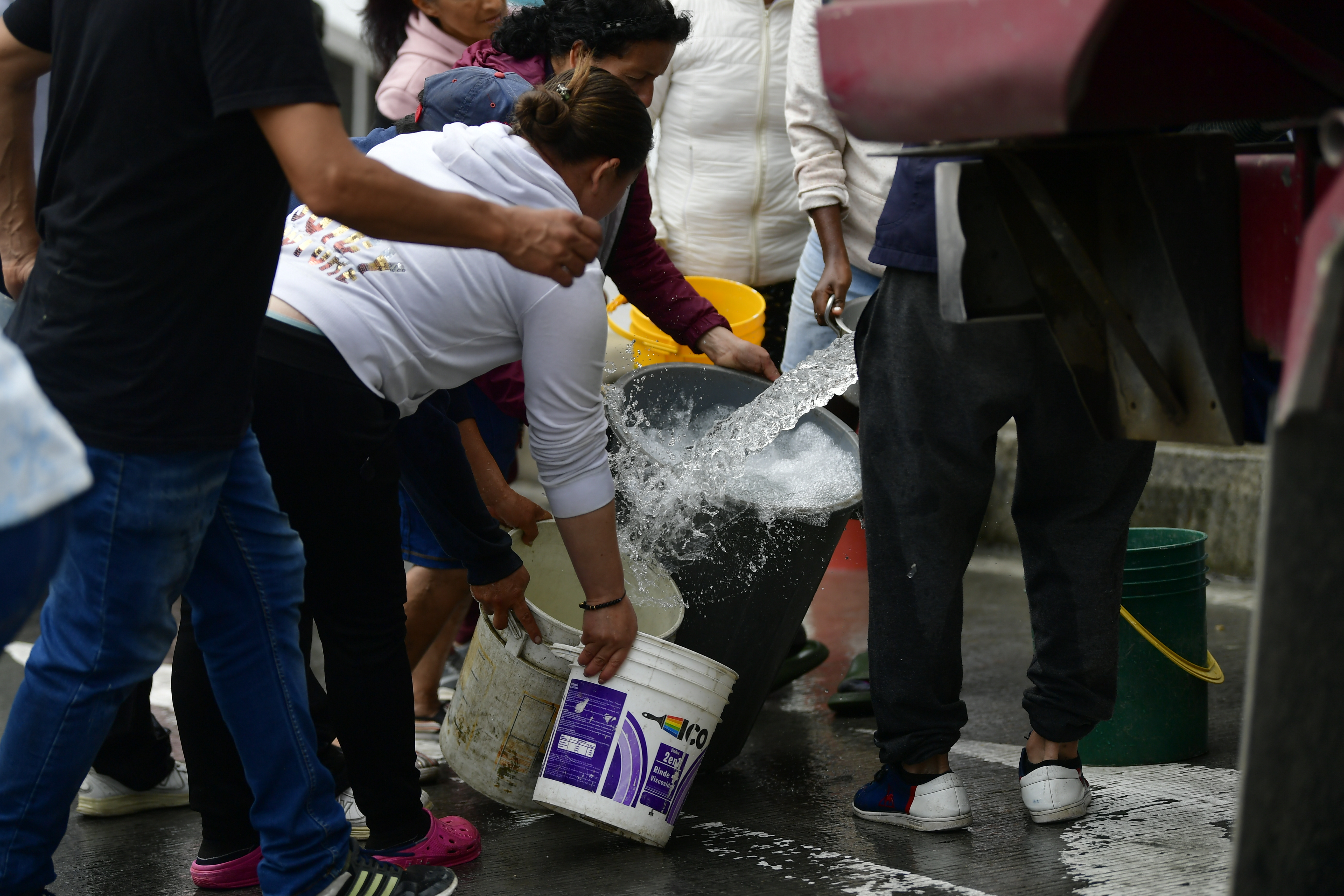 Emergencia en Chapinero por daño en tubería tiene a 15 barrios sin agua