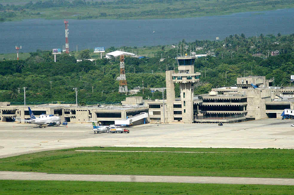 Entregarán en concesión cinco aeropuertos