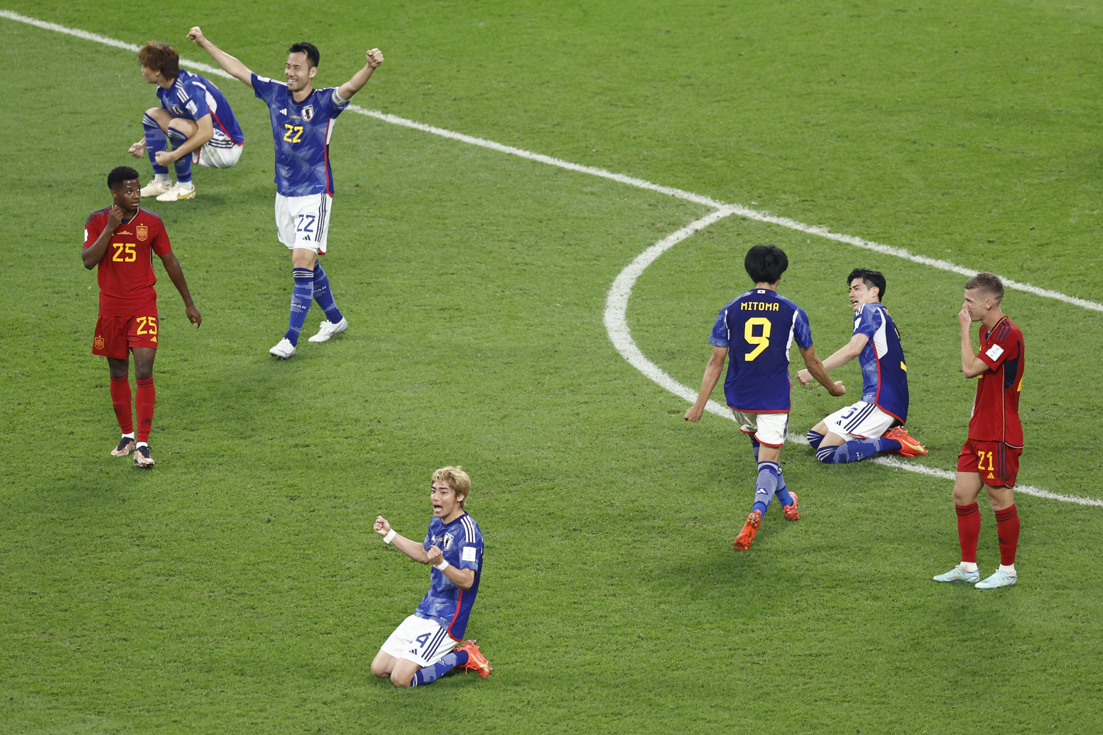 Japón sorprende a la España de Luis Enrique y se clasifica como líder del grupo E