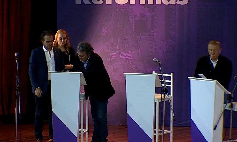 Sergio Fajardo y Federico Gutiérrez firman pacto de no agresión