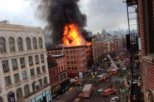 Decenas de heridos tras explosión en edificio de Nueva York