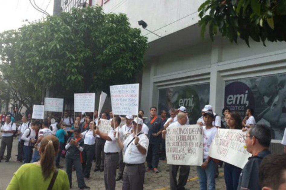Trabajadores de EMI realizaron plantón en Medellín