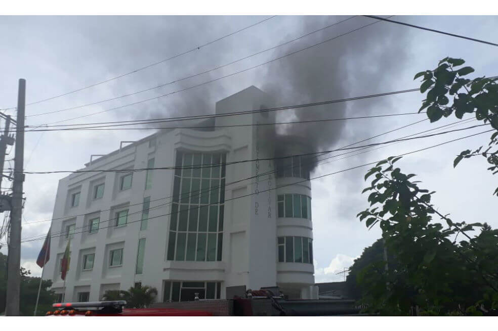 Se incendió el cuarto piso del comando de Policía de Bolívar en Cartagena