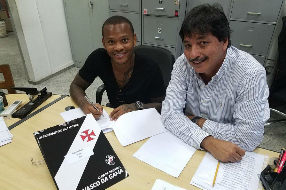 ‘Manga’ Escobar firma contrato con Vasco Da Gama
