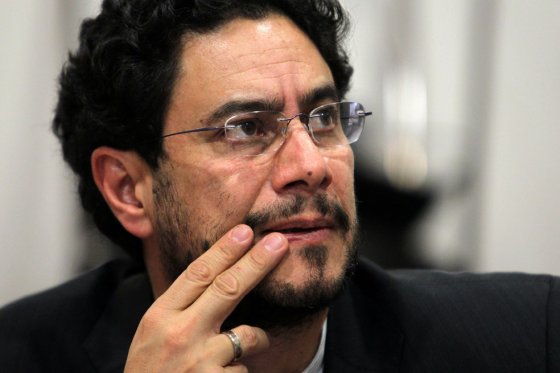 «Querer que se intensifique la guerra no es una actitud sana psiquiátricamente»: Iván Cepeda