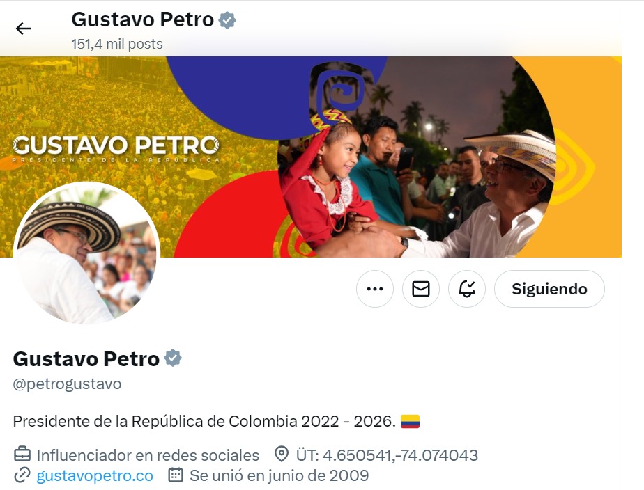 El presidente Petro tiene como categoría en su cuenta de X "influenciador en redes sociales".