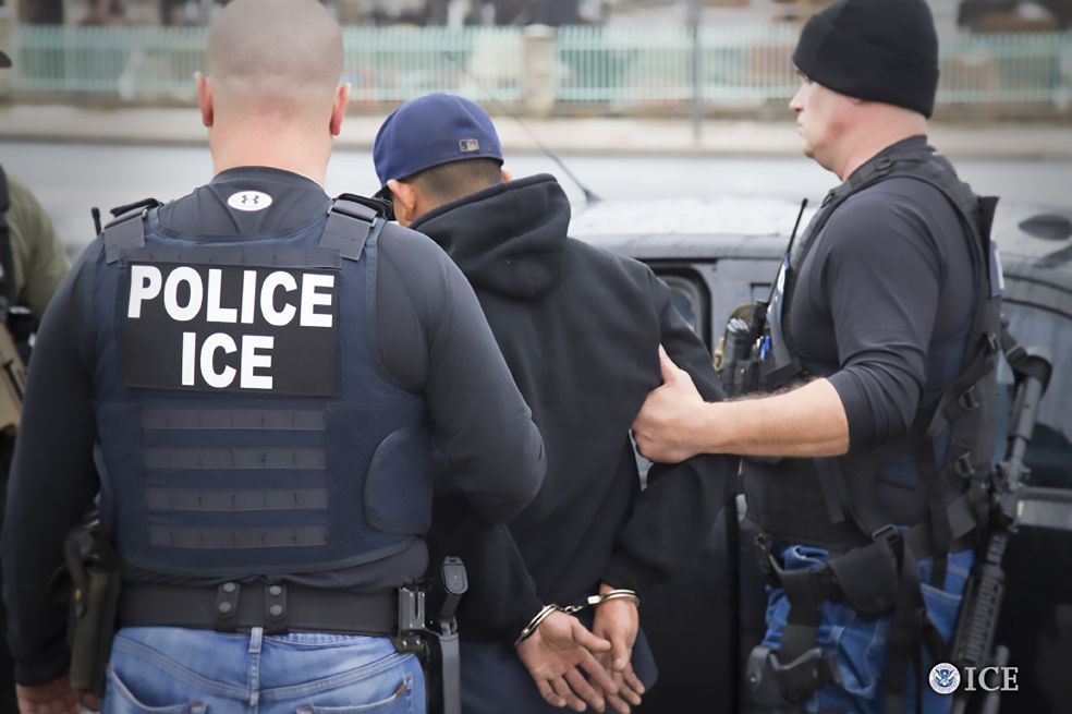 Fiscal de Florida anima a reportar a exparejas indocumentadas en Estados Unidos