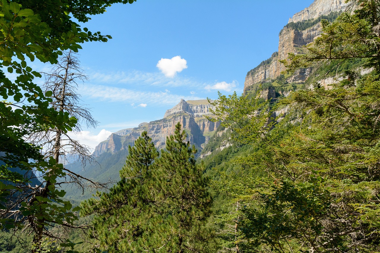 Cinco senderos para conocer el Parque Nacional de Ordesa y Monte Perdido en España