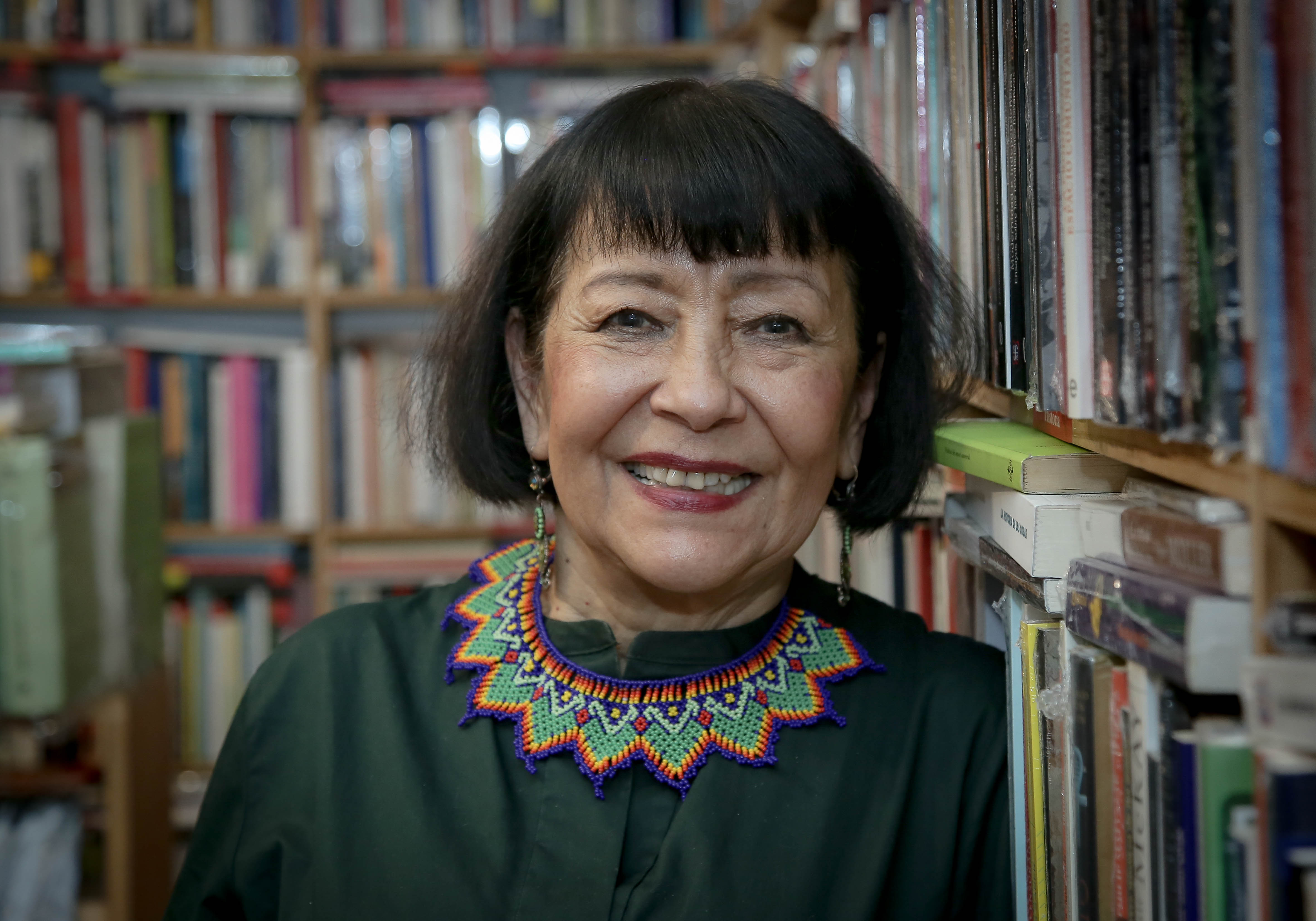Gloria Cecilia Díaz vive desde la década de 1980 en París. Es autora de otros libros como “Eliador y el viaje de regreso” y “El árbol que canta y otros poemas”.