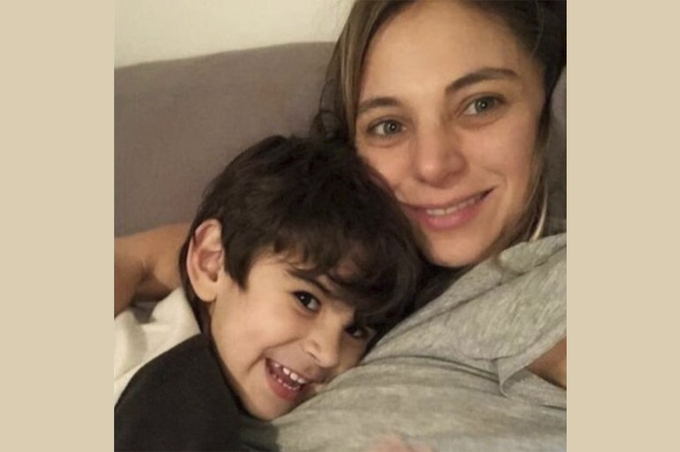 Tragedia: hijo de 6 años de protagonista de ‘Mi bella genio’ muere en un incendio