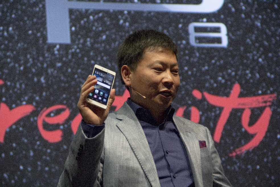 Richard Yu, CEO de Huawei Consumer, abrió la presentación de los P8. Resaltó la evolución de la marca desde el estreno del P1 en 2012 en Las Vegas. / Edwin Bohórquez