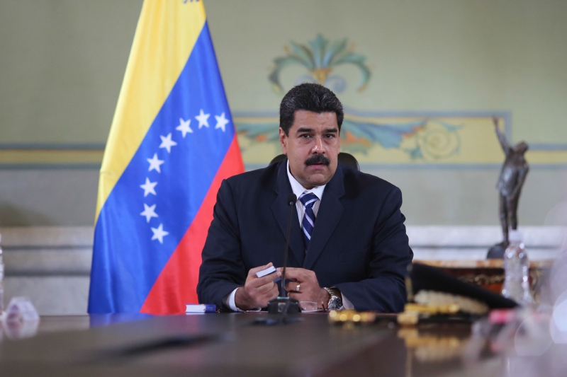 Subir el sueldo mínimo: la jugada de Maduro cuando está en aprietos