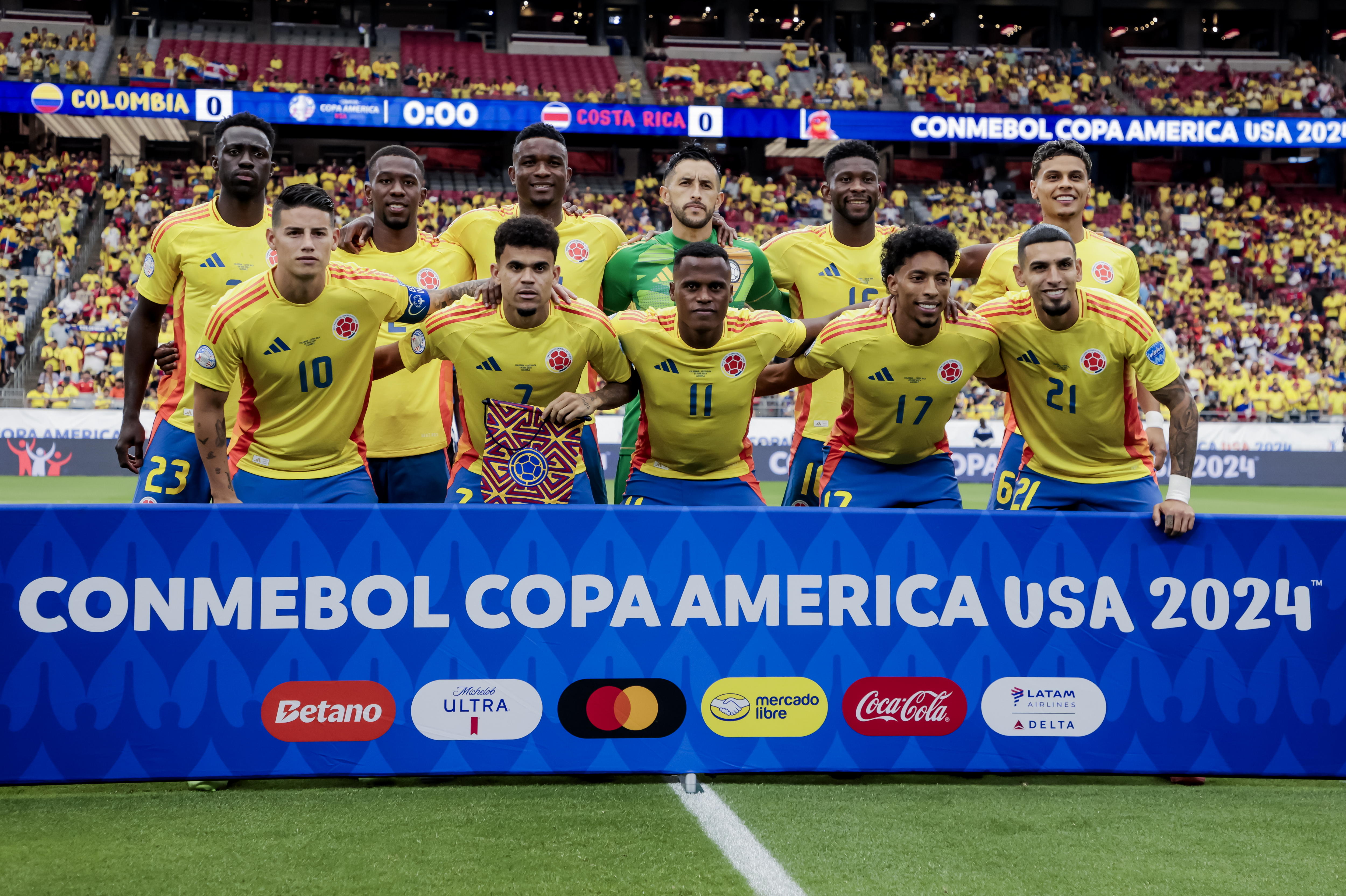 Glendale (United States), 28/06/2024.- The Colombia starting eleven pose before the CONMEBOL Copa America 2024 group D soccer match between Colombia and Costa Rica, in Glendale, Arizona, USA, 28 June 2024. EFE/EPA/JOHN G. MABANGLO