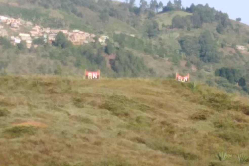 Aparecen banderas del Eln en Bello, Antioquia