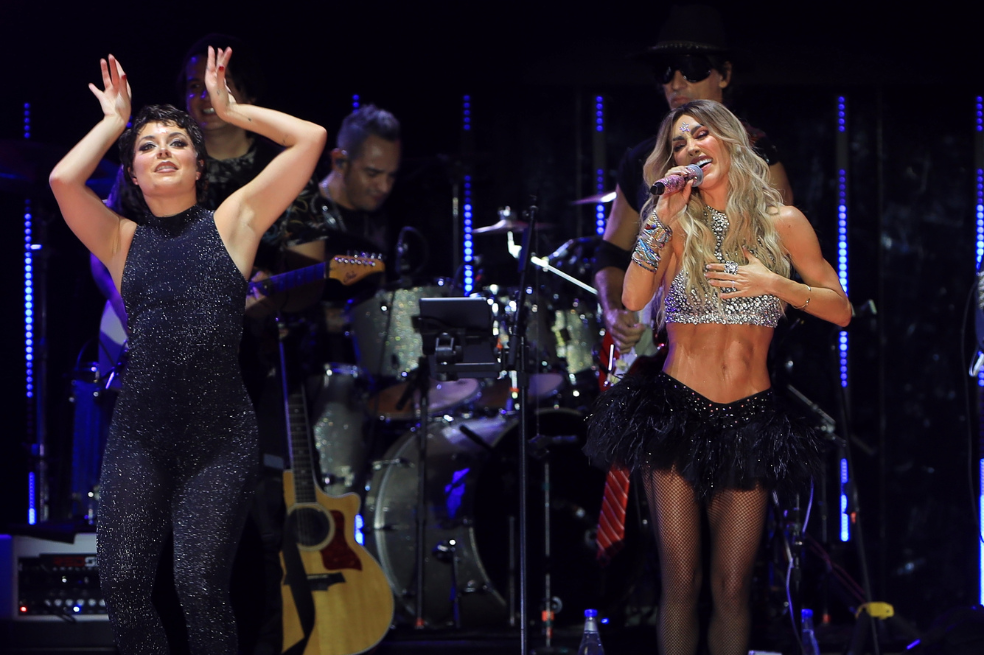 ¡Ni la lluvia los detuvo! RBD hizo vibrar a Medellín con su regreso triunfal