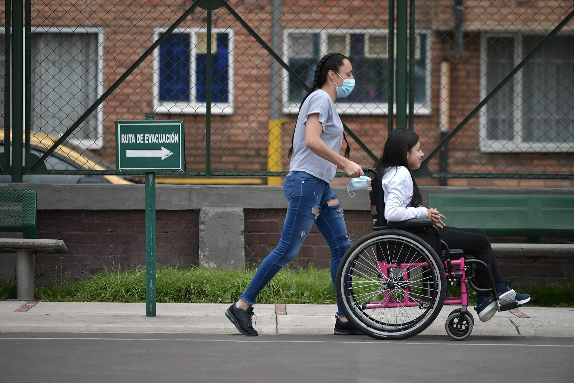 Solo el 30 % de las personas con movilidad reducida acceden a un trabajo en Bogotá