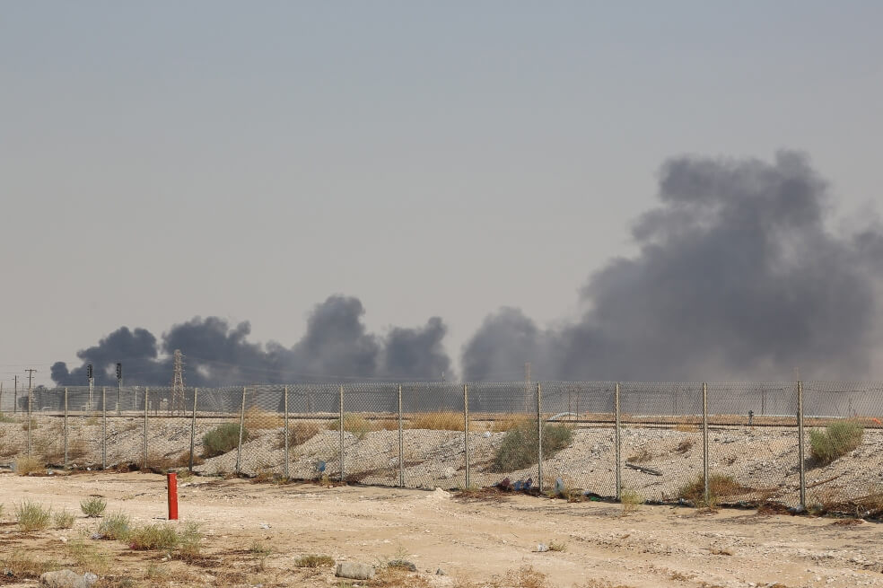 Drones de rebeldes yemeníes atacan instalaciones petroleras en Arabia Saudita