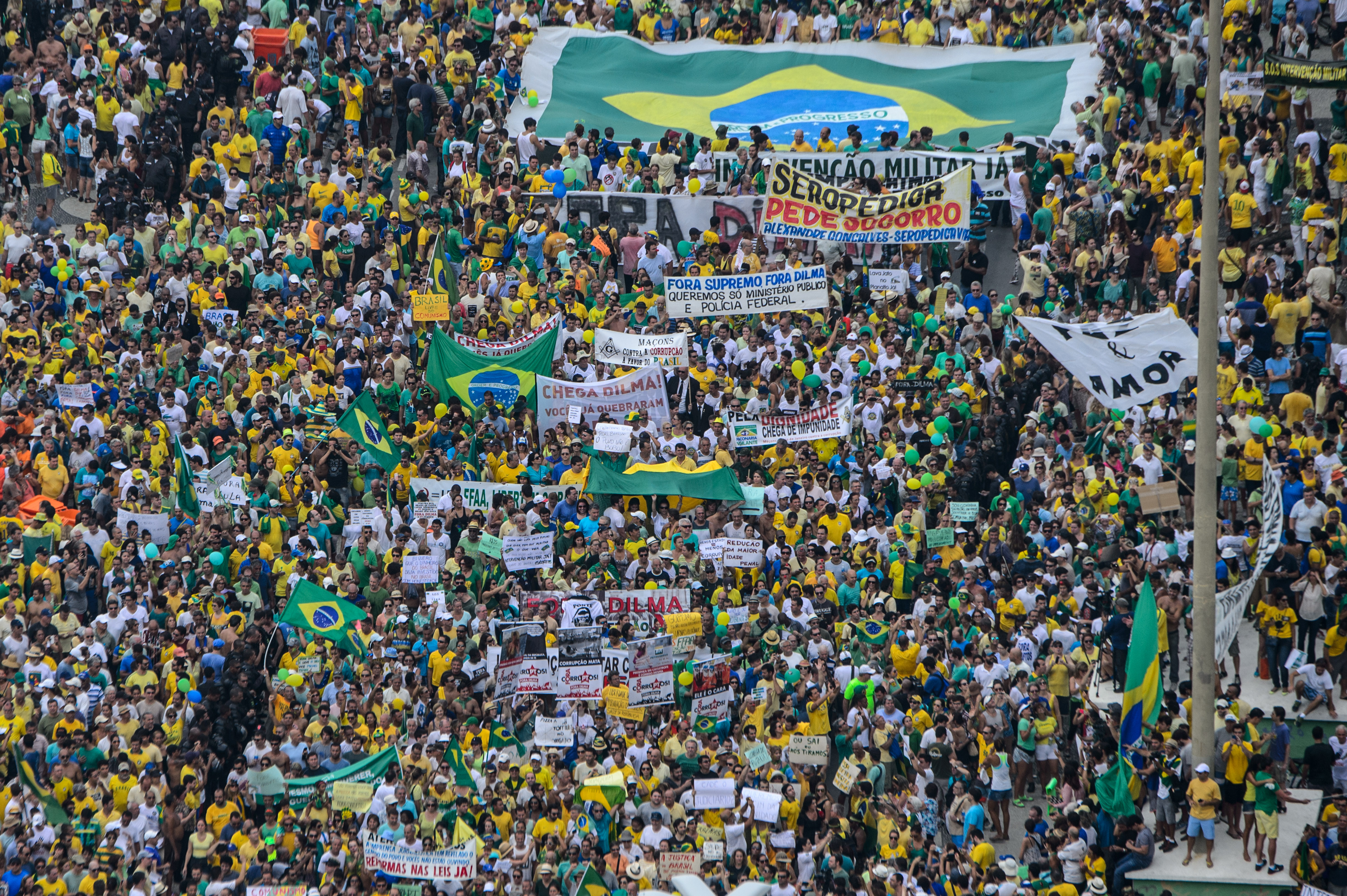 Masiva manifestación en Brasil contra la corrupción