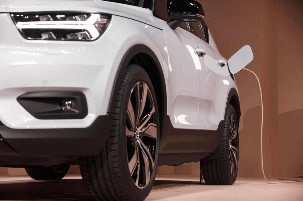 Volvo espera vender solo automóviles eléctricos a partir de 2030