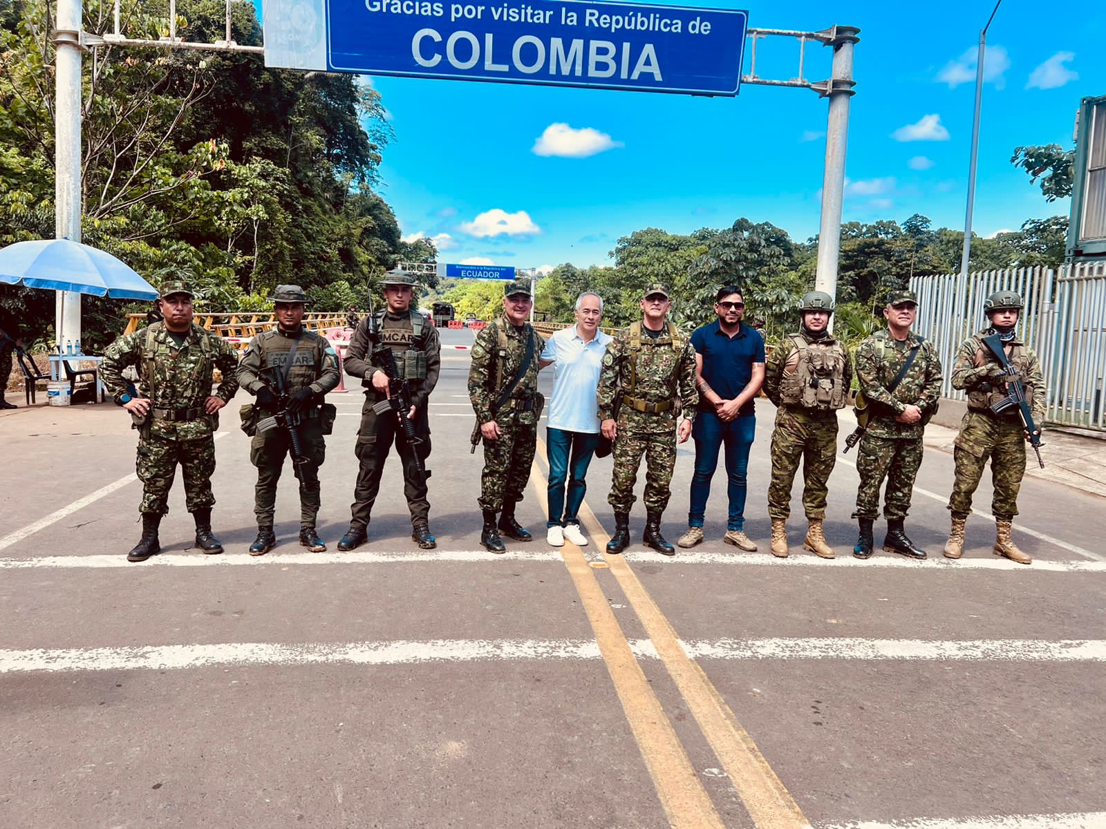 Fuerzas Militares fortalecen seguridad en frontera con Ecuador con 450 uniformados