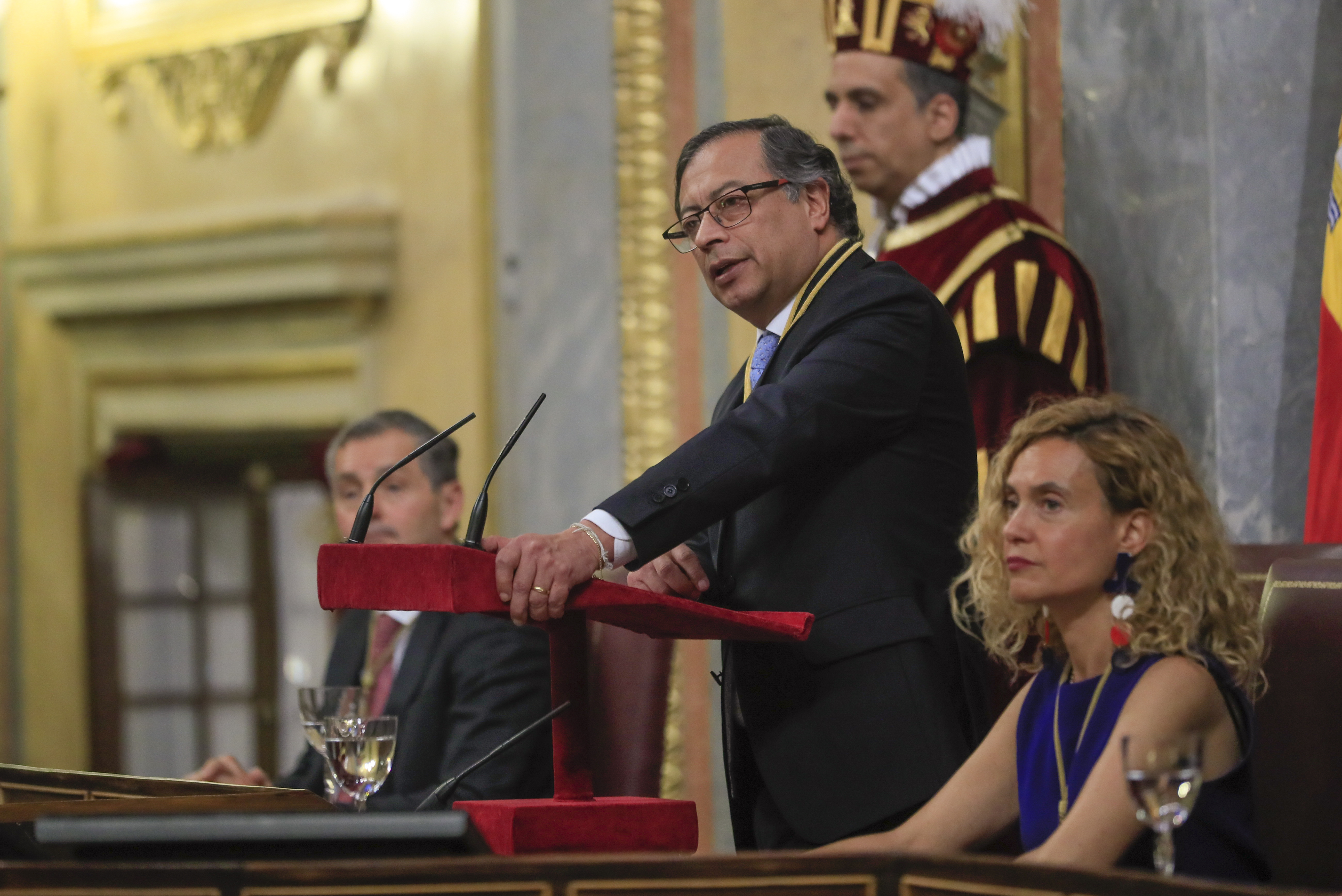 “Cambiamos o nos extinguimos”: Petro ante el Congreso de los Diputados de España