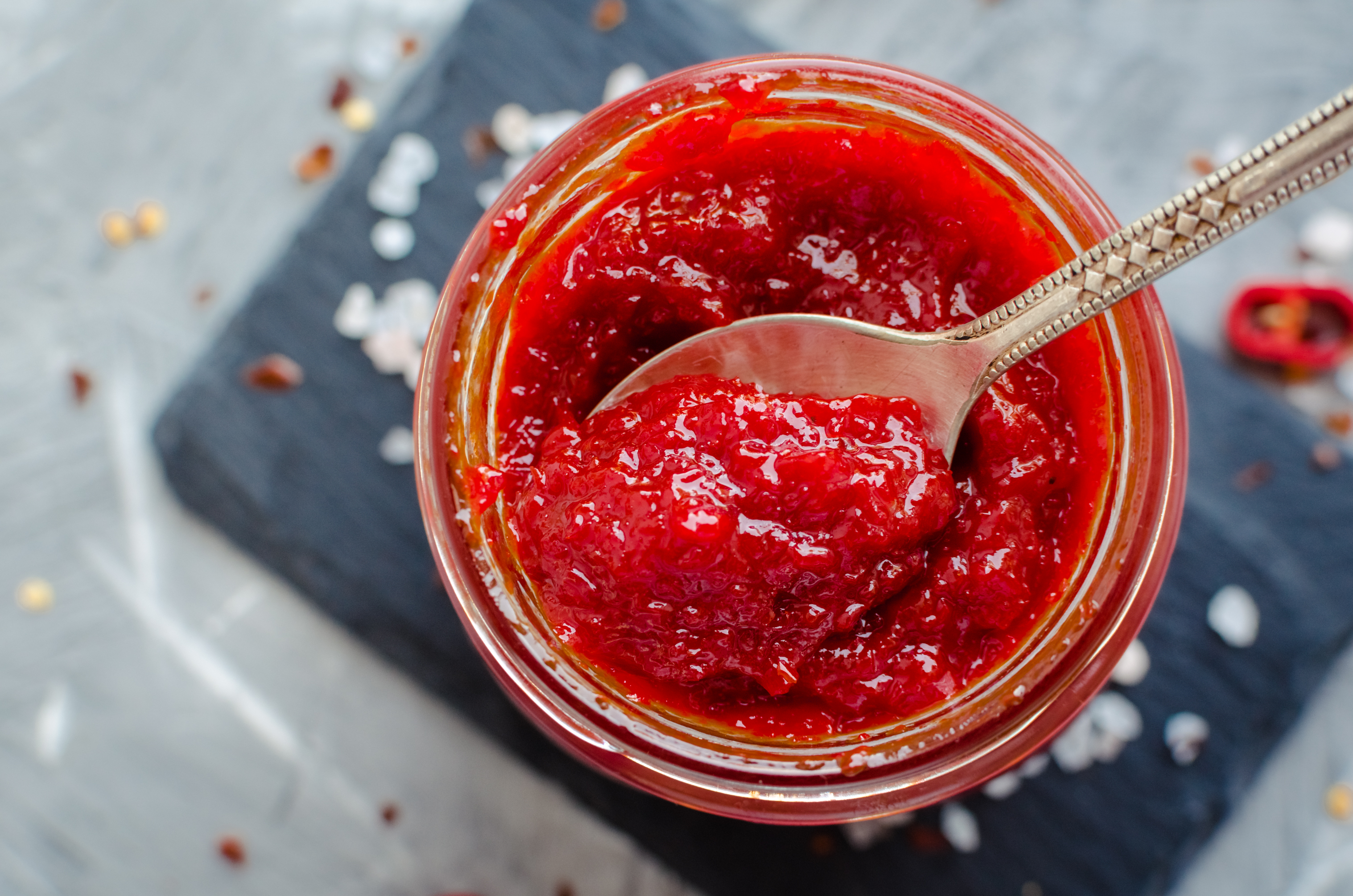 Así se hace un “dip” dulce de pimentón rojo: este es el paso a paso