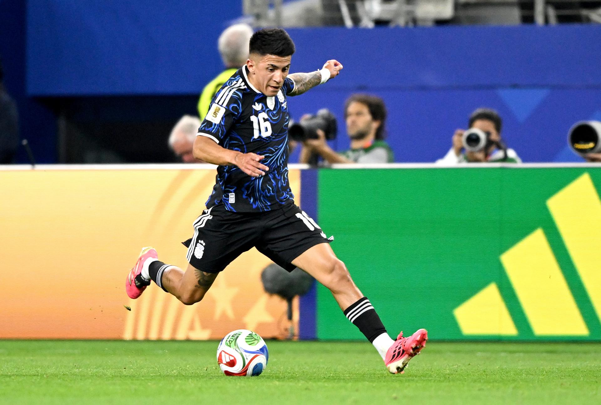 DALLAS (United States), 28/06/2026.- Thiago Almada of Argentina in action during the FIFA World Cup 2026 group stage match Jordan against Argentina, in Dallas, USA, 27 June 2026. (Jordania) EFE/EPA/ALBERT PENA
