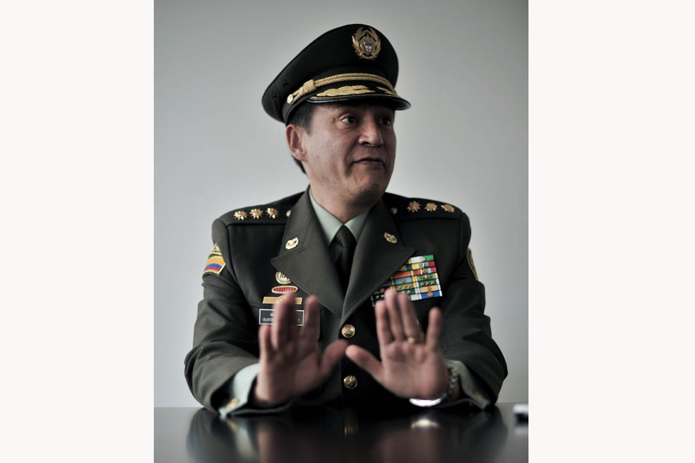 Persiguen a presos extorsionistas