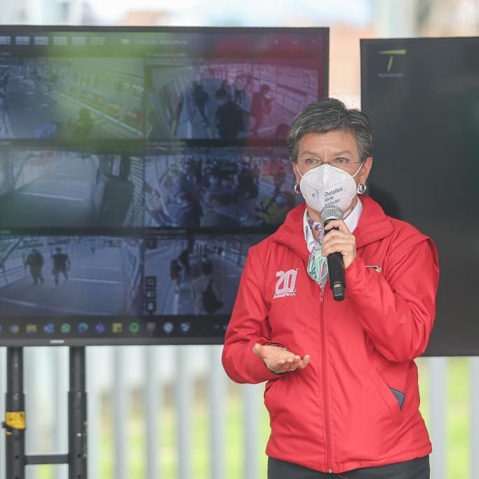 100 integrantes de la Policía tendrán cámaras corporales dentro de Transmilenio