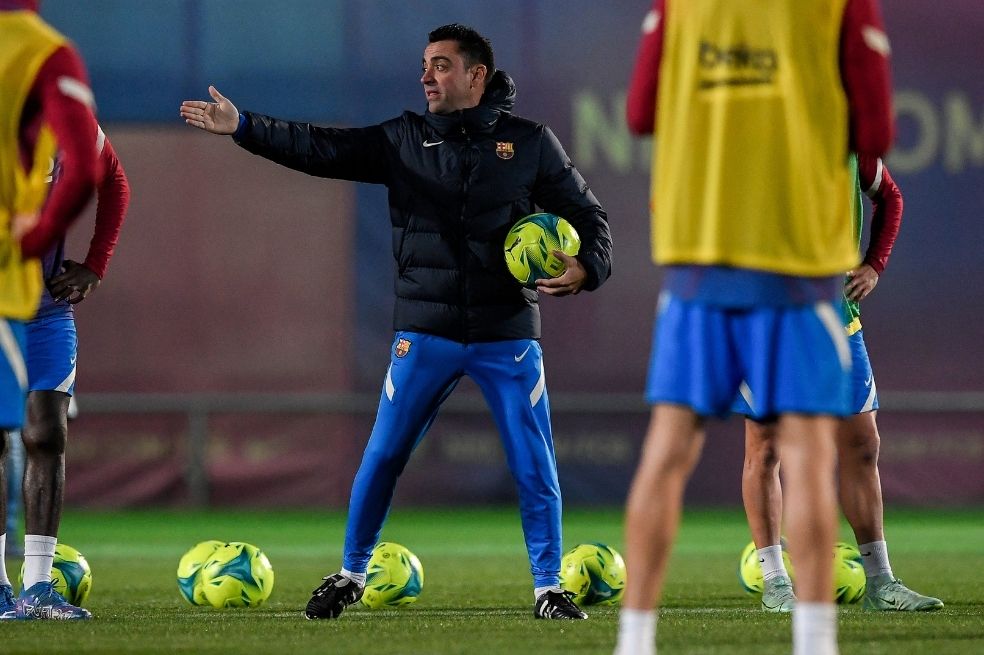 Xavi Hernández debutará como DT de Barcelona en el clásico catalán