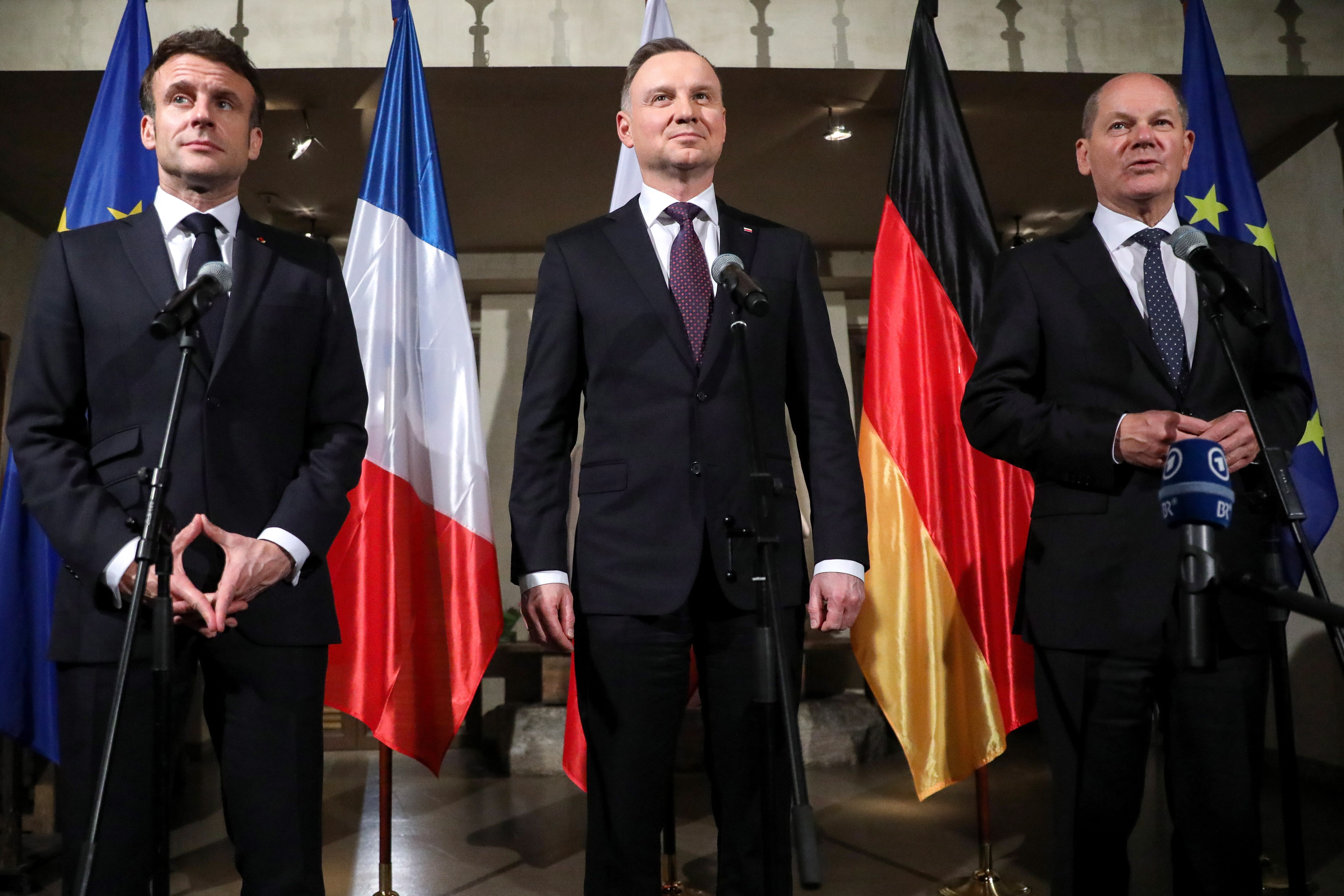Francia y Alemania aceleran motores para apoyar con armas a Ucrania contra Rusia