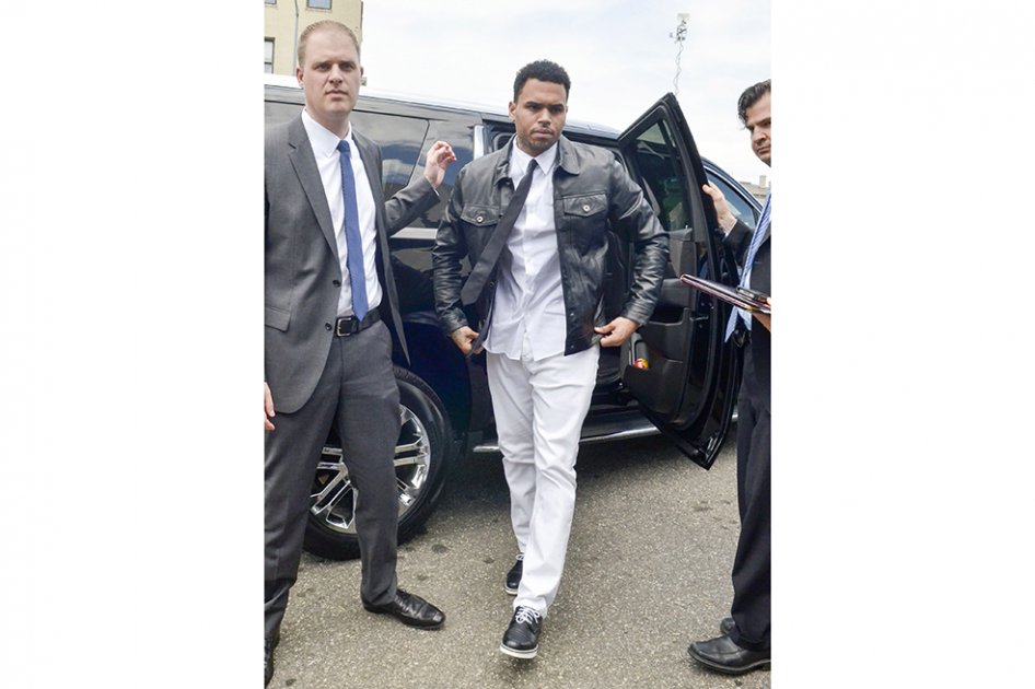 Filipinas retiene al cantante Chris Brown