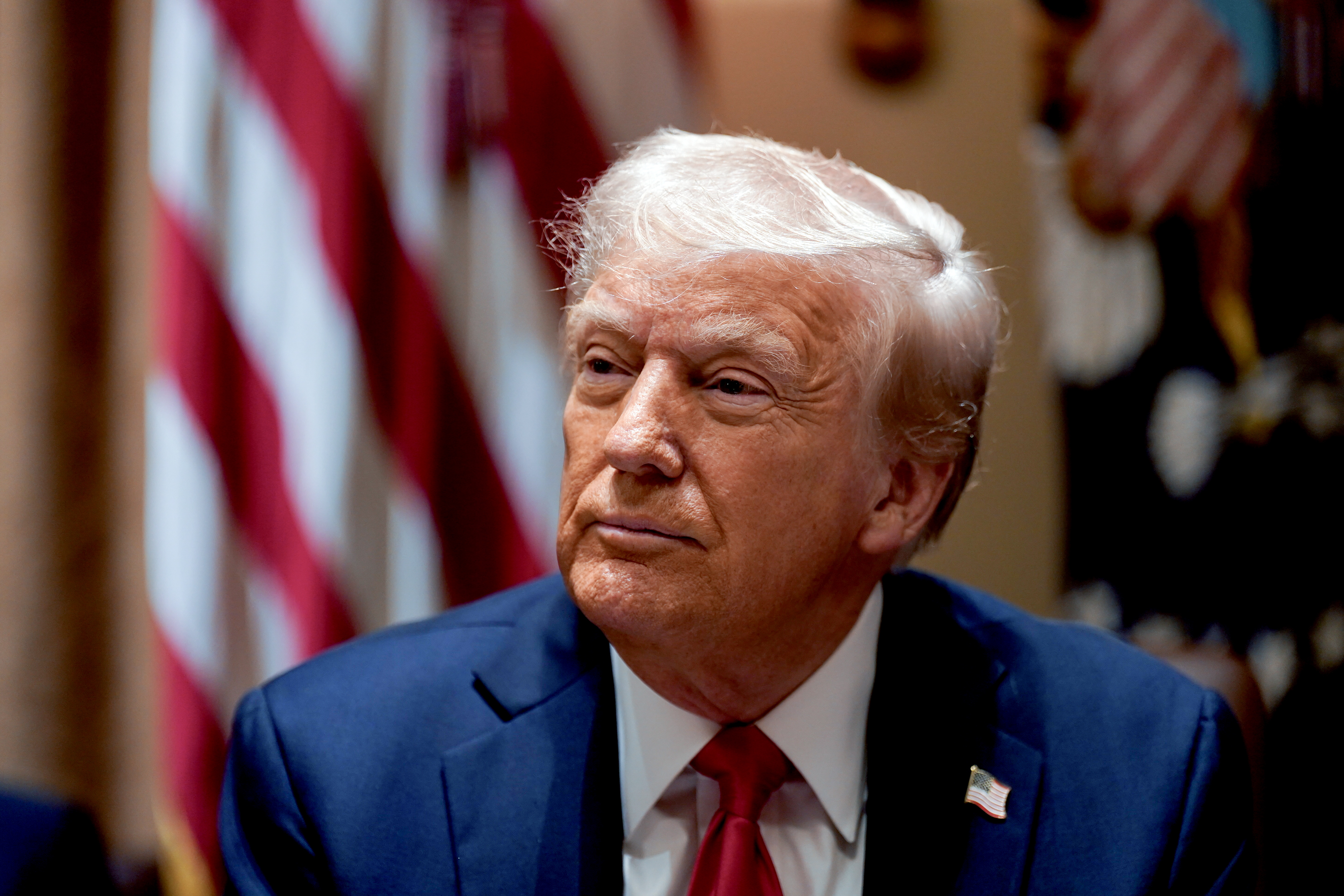 Washington (United States), 26/02/2025.- US President Donald Trump attends a cabinet meeting at the White House in Washington, DC, USA, 26 February 2025. EFE/EPA/AL DRAGO / POOL
