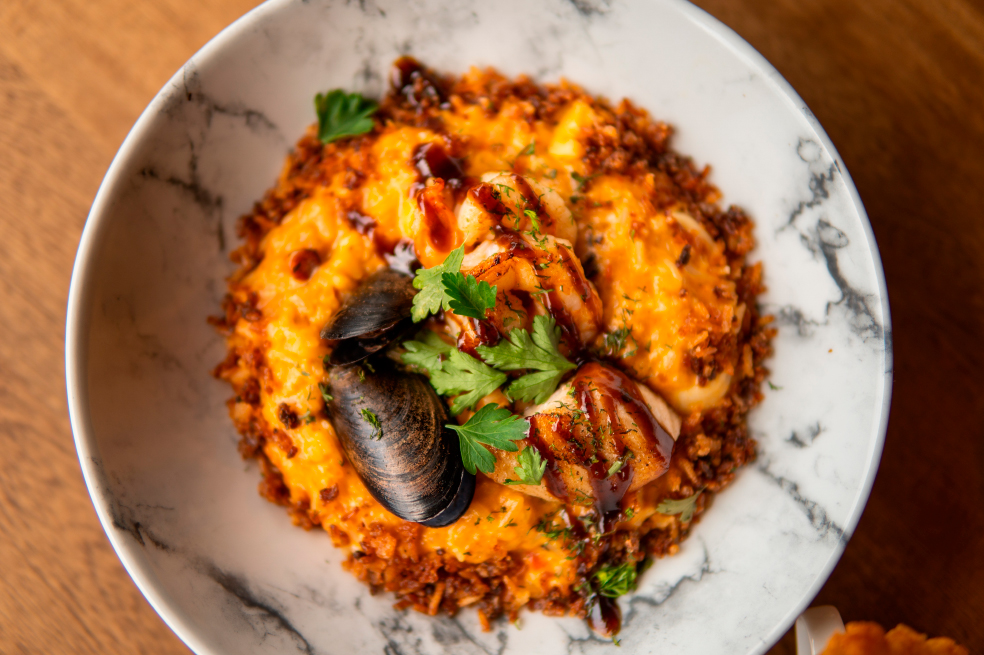 Arroz con mariscos: cómo prepararlo en casa y sorprender a los que amas