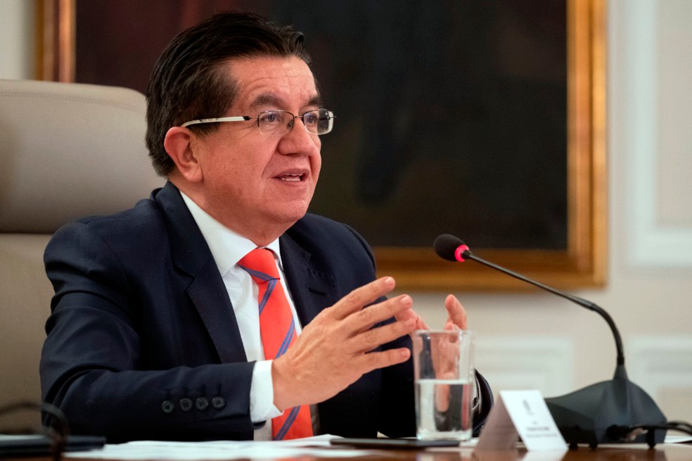 Gobierno colombiano explica por qué migrantes irregulares no serán vacunados
