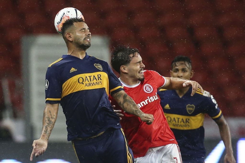 Con Edwin Cardona como figura, Boca venció a Internacional en Brasil