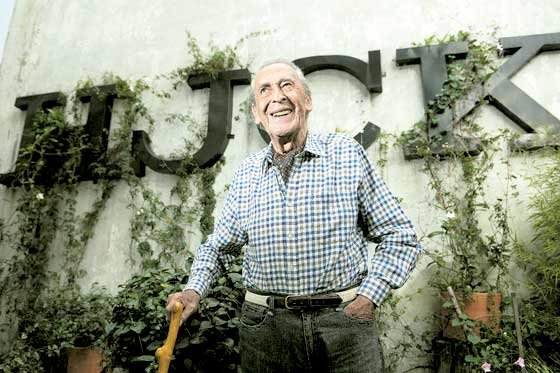 Murió Álvaro Castaño, fundador y director de HJCK