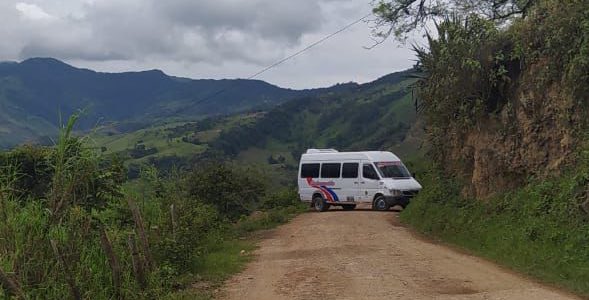 Alerta por carro, al parecer con explosivos,  abandonado en vía Hacarí-Ocaña