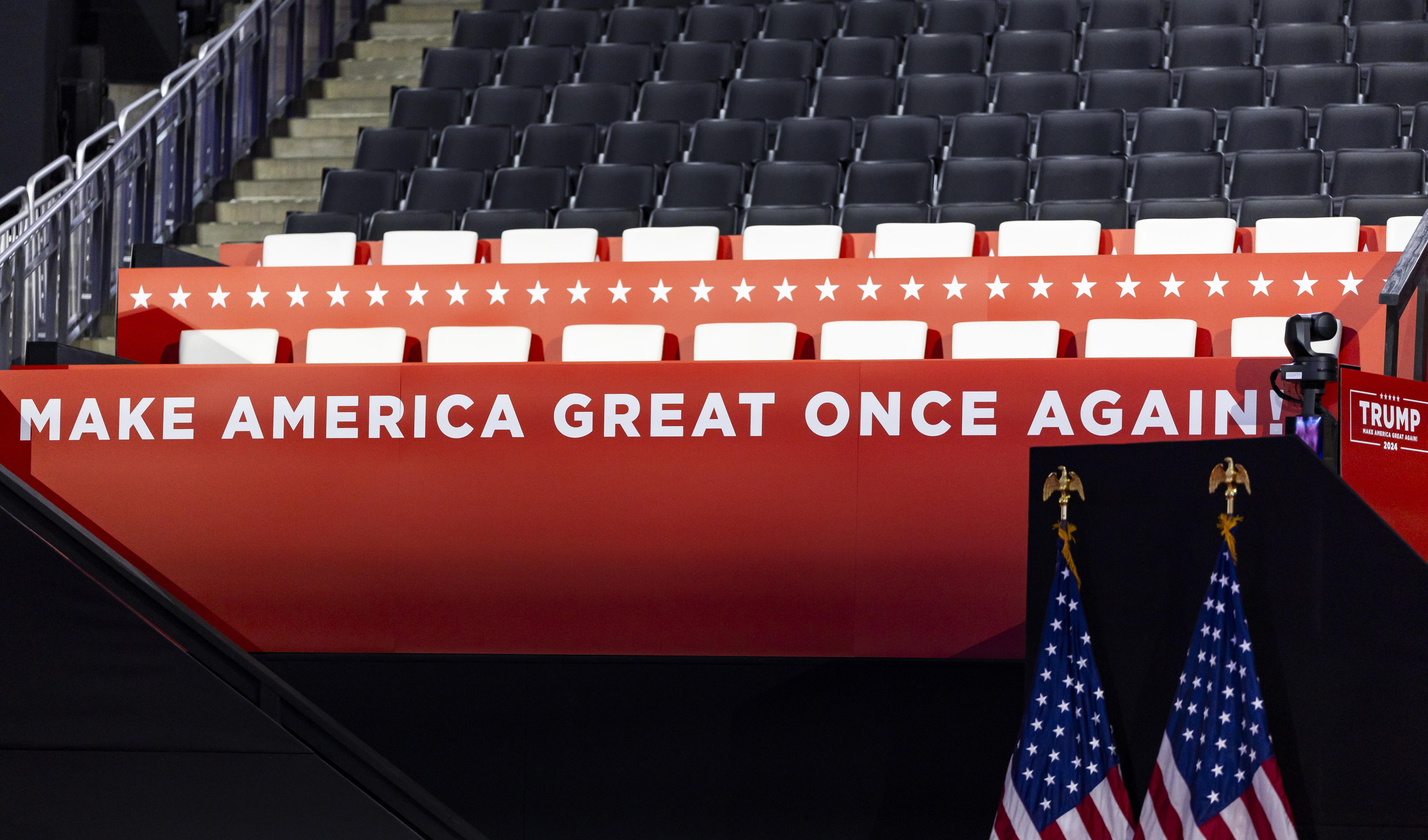 Milwaukee (United States), 14/07/2024.- Signage during preparations for the Republican National Convention inside Fiserv Forum in Milwaukee, Wisconsin, USA, 14 July 2024. The 2024 Republican National Convention is being held from 15 to 18 July 2024, in which delegates of the United States Republican Party will select the party's nominees for president and vice president in the 2024 United States presidential election. (Estados Unidos) EFE/EPA/ALLISON DINNER