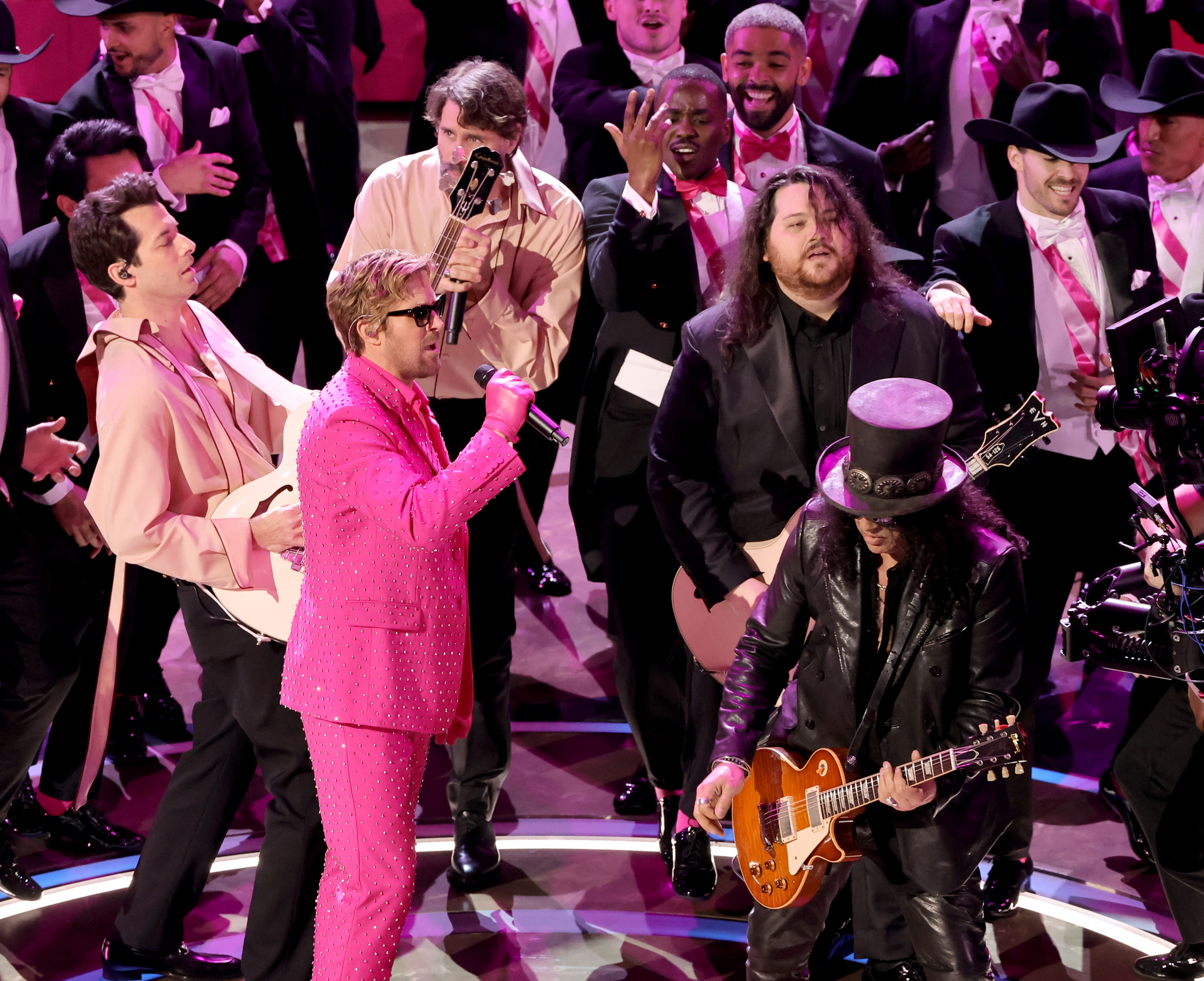 La presentación de Ryan Gosling junto a Slash en los Óscar 2024