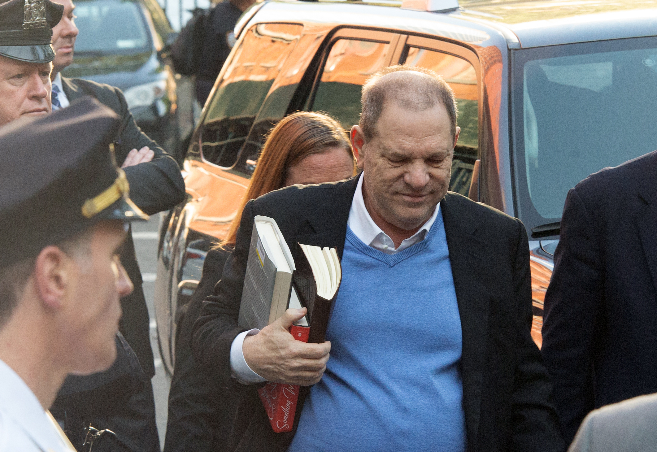 Harvey Weinstein se entregó a la justicia por cargos de abusos sexuales