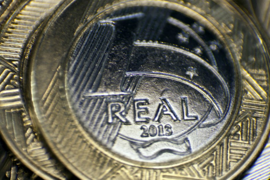 Brasileños retiran valor récord de sus cuentas de ahorro hasta junio