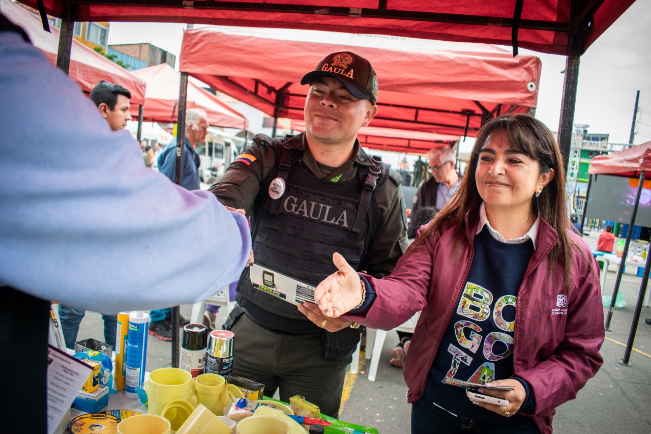 Más de 1.600 comerciantes, cansados de la extorsión, se unieron con Distrito y Policía