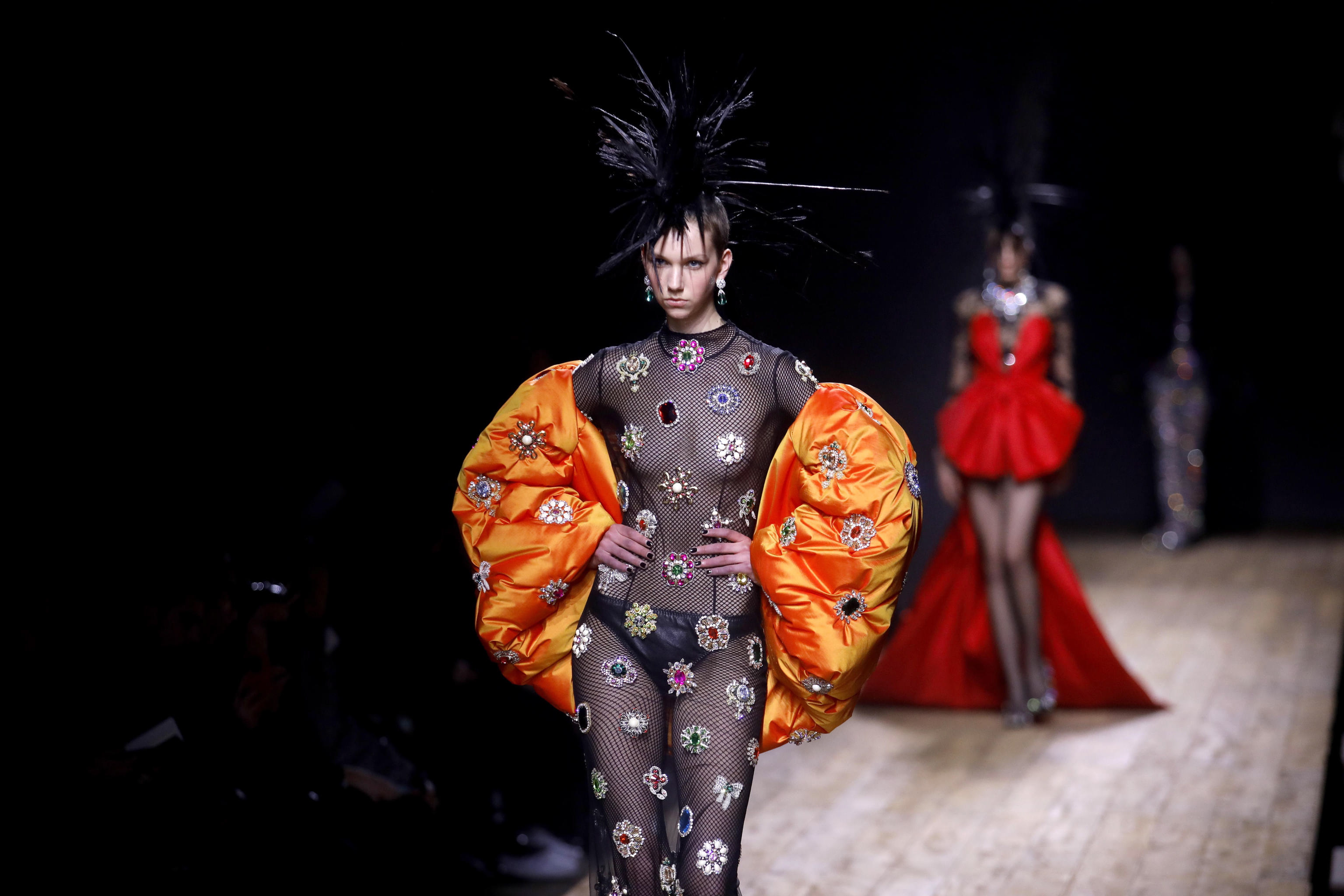 Jeremy Scott renuncia, luego de 10 años, a la dirección creativa de Moschino