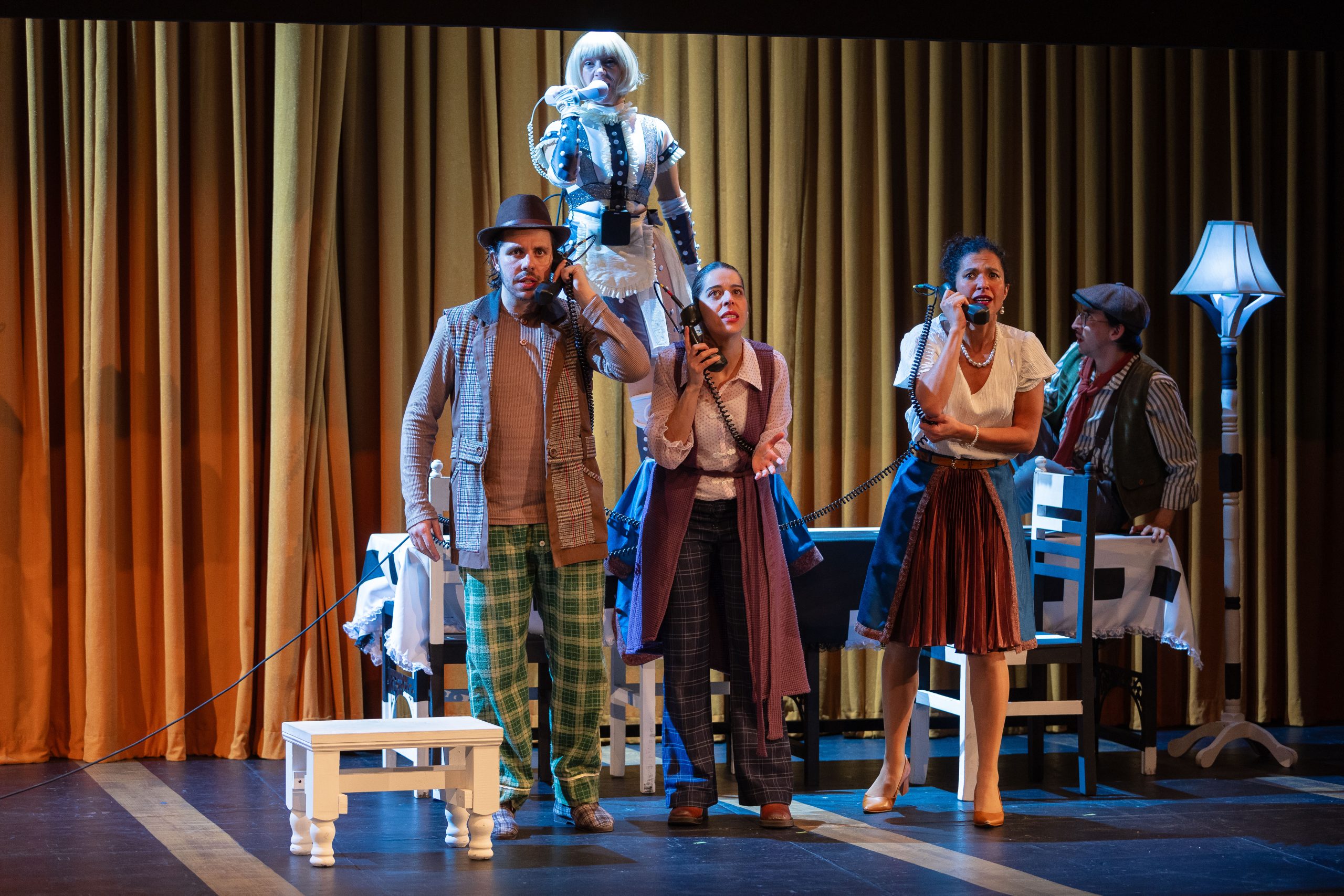 "El mar es un píxel", dirigida por el mexicano David Gaitán, es una de las obras destacadas de esta primera jornada del FIAV. Se presentará este 27 y 28 de marzo en el Teatro Cafám.