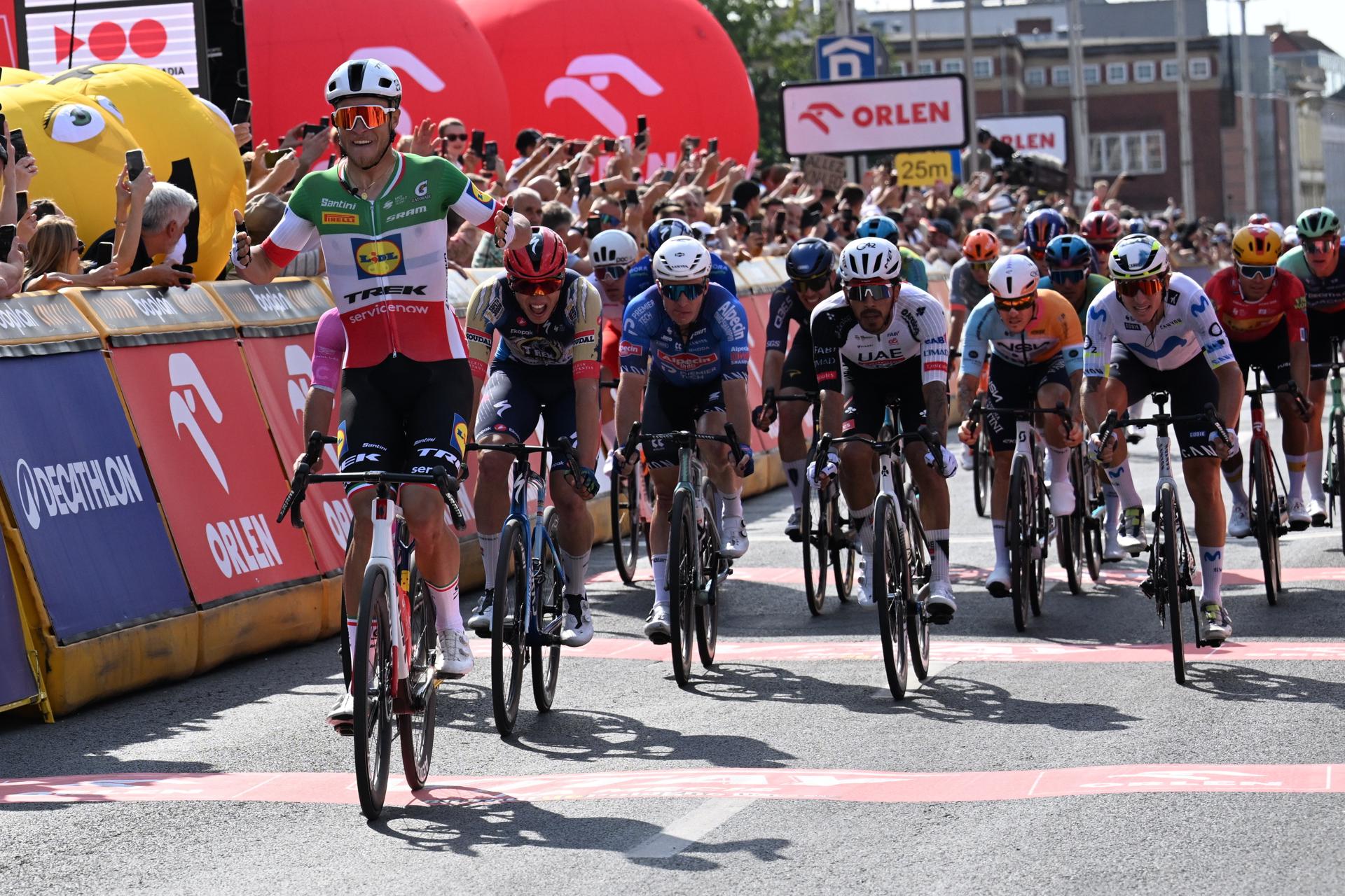 Juan Sebastián Molano disputó el embalaje y quedó cuarto en la etapa 1 del Tour de Polonia