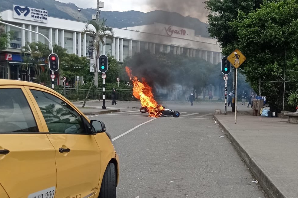 Medellín: protestas por denuncia de abuso sexual terminaron en disturbios