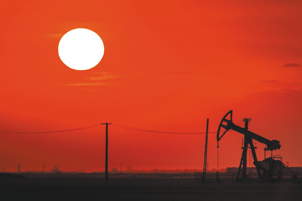 Alistan paracaídas para la industria petrolera