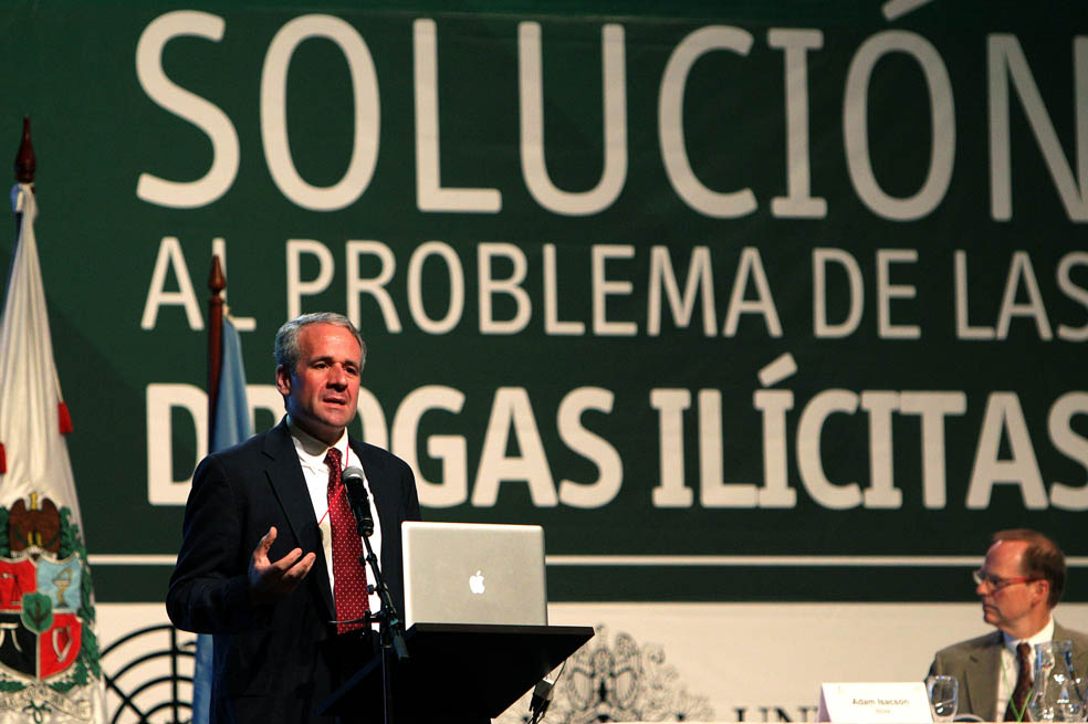 ¿Cómo combatir las drogas?